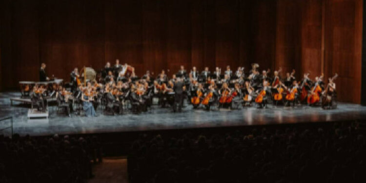 Mariinsky Orkestrası Atatürk Kültür Merkezi'nde Konser Yaptı