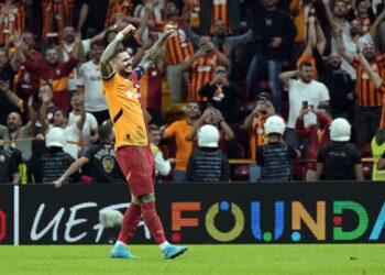 Mauro Icardi'den Taraftara Maç Sonu 3'lüsü