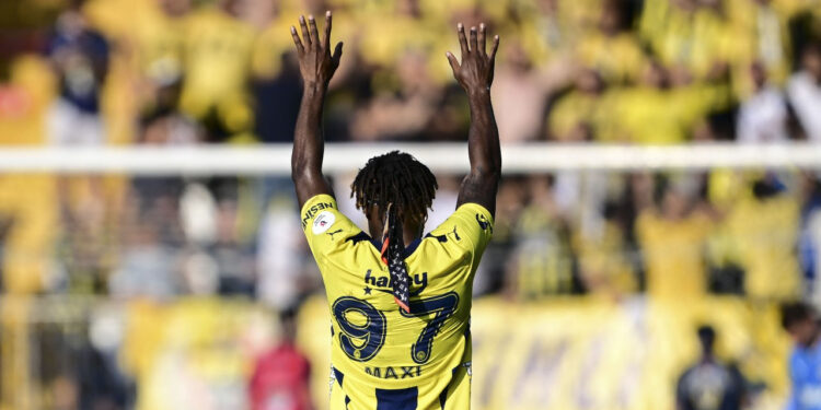 Maximin, Fenerbahçe Formasıyla İlk Gol Sevincini Yaşadı