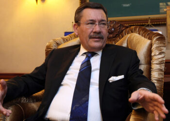 Melih Gökçek’in mal varlığına haciz konuldu; banka kartları bloke edildi