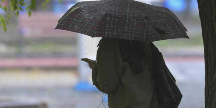 Meteoroloji'den Hafta Sonu Uyarısı: Sağanak Yağış ve Kuvvetli Rüzgar Geliyor