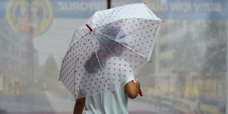 Meteoroloji'den Kuvvetli Yağış Uyarısı: İstanbullular Bu Saatlere Dikkat!