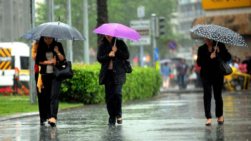 Meteoroloji'den Sağanak Yağış Uyarısı: İstanbul ve Ankara da Listede...