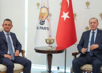 Metropoll’den CHP’ye kötü haber; oy geçişleri durdu, artık birinci parti değil!
