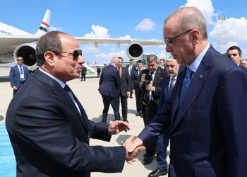 Mısır Cumhurbaşkanı Sisi, Ankara’da; Erdoğan, havalimanında karşıladı
