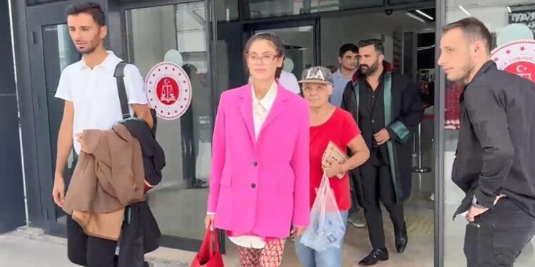 Nihal Candan salondan ağlayarak çıktı: Duruşma ertelendi