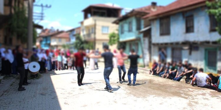 O şehirde valilik sokak düğünlerini yasakladı