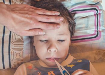 Okul döneminde 'influenza'ya karşı aşı uyarısı