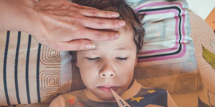 Okul döneminde 'influenza'ya karşı aşı uyarısı