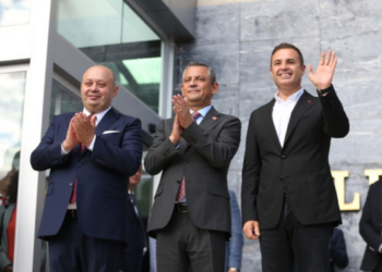 Özgür Özel, Gönen'de Konuştu