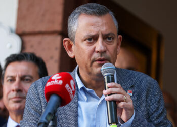 Özgür Özel 'Mustafa Kemal'in Askeriyiz' Sloganına Neden Tepki Gösterdi? Burhanettin Bulut Açıkladı