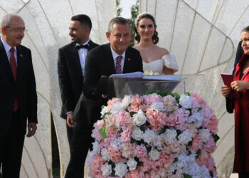 Özgür Özel ile Kemal Kılıçdaroğlu Yeniden Bir Arada: Nikah Şahidi Oldular
