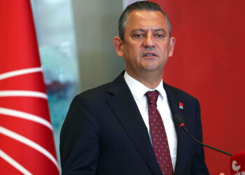 Özgür Özel'den Ayşenur Ezgi Eygi İçin 'Deniz Gezmiş' Benzetmesi