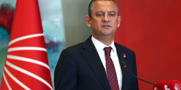 Özgür Özel'den Ayşenur Ezgi Eygi İçin 'Deniz Gezmiş' Benzetmesi