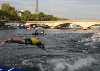Paralimpik triatlon yarışları, Seine Nehri’nin kirliliği nedeniyle ertelendi