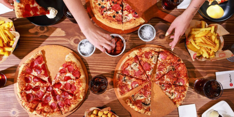 Pizza Devi İflasın Eşiğinde: 127 Şubesini Satıyor