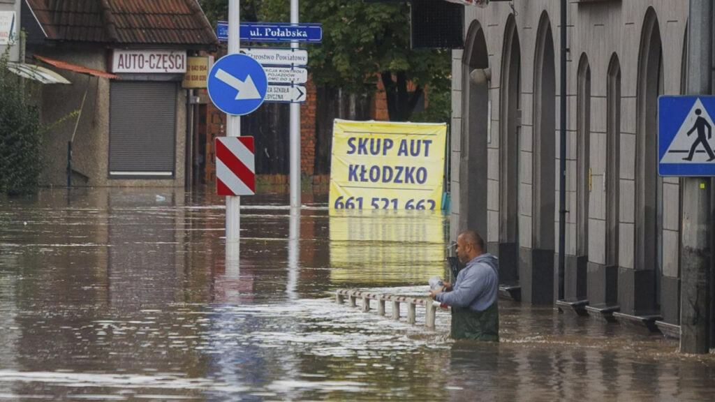 Polonya'da Kasırga Alarmı! Doğal Afet Durumu İlan Edildi