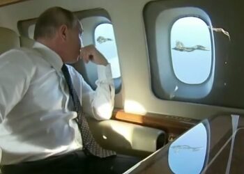 “Putin, Rus savaş uçakları eşliğinde Türkiye’ye gelmek istediği için ziyareti erteleniyor”