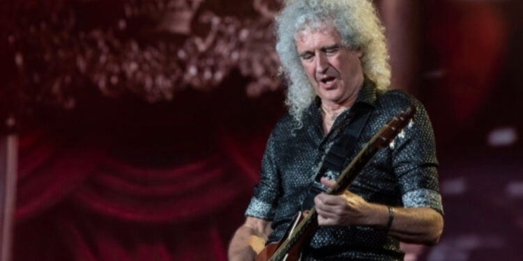 Queen Grubunun Efsane Gitaristi Brian May Felç Geçirdi!
