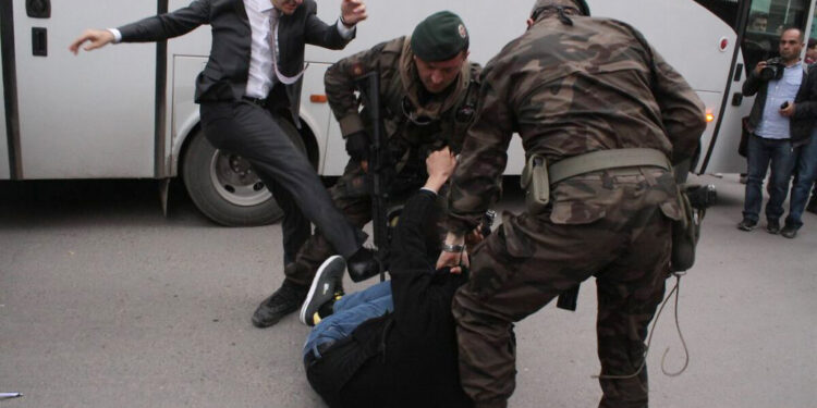 Soma’da madenci yakını tekmeleyen Yusuf Yerkel’e yeni “ödül”