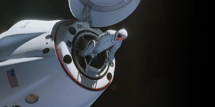 Space X kapsülü, uzayda mahsur kalan astronotlar için devrede