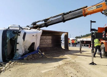 TEM Otoyolu'nda Feci Kaza! Sürücü Yaralandı