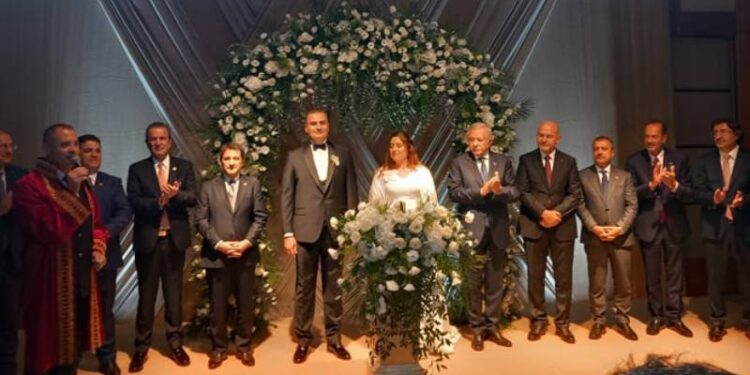 Tam anlamıyla skandal, takı takan tüm kamu banka yöneticilerine zimmet çıkarılmalı!