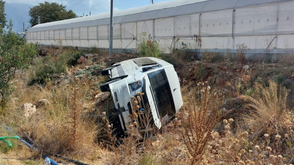 Tatil Cennetinde Feci Kaza: Tur Minibüsü Devrildi