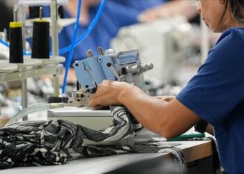 Tekstilde istihdam geriliyor; üretim maliyetleri ve kayıt dışı çalışma artıyor