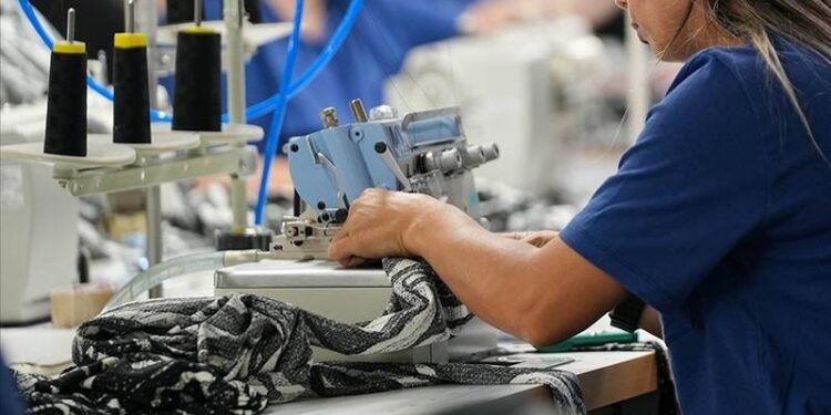Tekstilde istihdam geriliyor; üretim maliyetleri ve kayıt dışı çalışma artıyor
