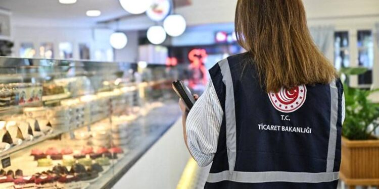 Ticaret Bakanlığı'ndan 327 milyon TL "fahiş fiyat" cezası