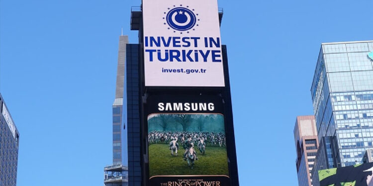 Times Meydanı'nda Türkiye'ye Yatırım Mesajı Yayınlandı