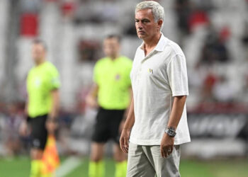 Tüm Dünya Mourinho'nun Hareketini Konuşuyor: Manşetleri Süsledi