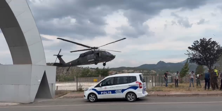 Tunceli'de Askeri Araç Uçuruma Yuvarlandı: 5 Asker Yaralandı