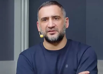 Ümit Karan'dan Yıldız İsme Sert Eleştiri: 'Kimse Gözünün Yaşına Bakmaz'