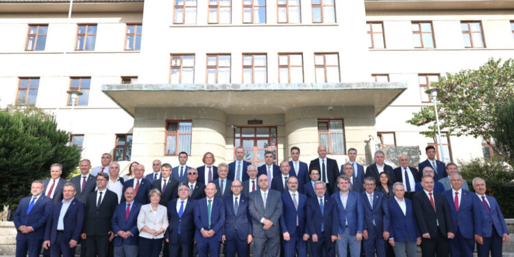 Üniversite Hastaneleri Birliği Toplantısını Cerrahpaşa'da Yaptı