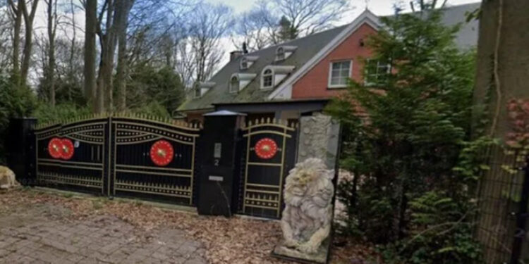 Uyuşturucu baronu, villasının kapısına Cumhurbaşkanlığı forsu asmış!