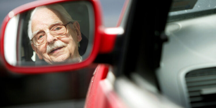 Yaş Sınırı Yine Değişti Bu Kişiler Araç Kullanamayacak