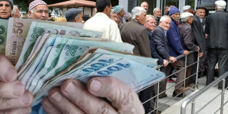 Yeni Yılda Emekli Zammı Ne Kadar Olacak? SGK Uzmanı Oran Verdi