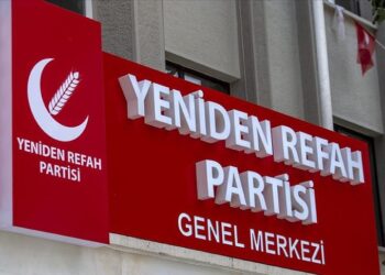 Yeniden Refah Partisi’nde yeni istifalar! Yeni adresleri AKP mi olacak?