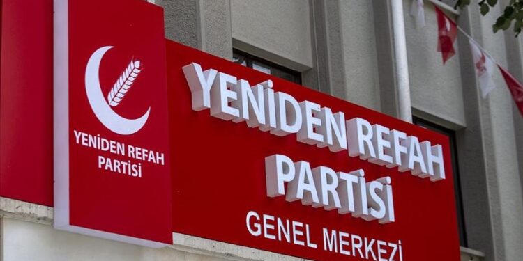 Yeniden Refah Partisi’nde yeni istifalar! Yeni adresleri AKP mi olacak?