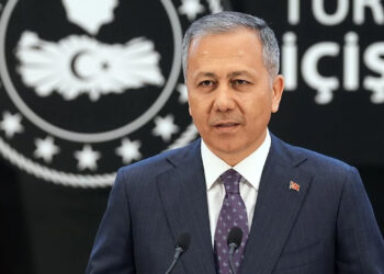 Yerlikaya'dan Kafaları Karıştıran Vali Kararnamesi! Kendi Getirdi Kendi Götürdü