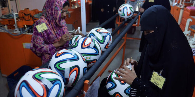 ILO: Çalışanların geliri son 20 yılda azaldı