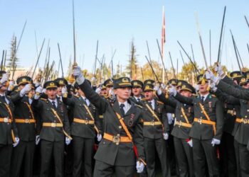 ‘Bir gerilim var, bu açık…. Sokak ‘o şey’ için mi hareketlendiriliyor?’