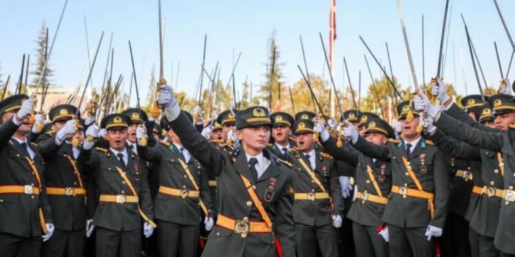 ‘Bir gerilim var, bu açık…. Sokak ‘o şey’ için mi hareketlendiriliyor?’