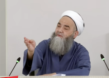 ‘Cübbeli Ahmet’e saldırı girişimi; şahıs gözaltına alındı
