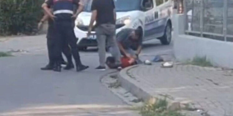 ‘Dur’ İhtarına Uymayan Sürücü Duvara Çarptı