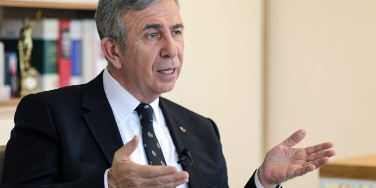 ‘Okulların temizliği için belediyeden bir şey istemeyin’ mesajı atmişlar’