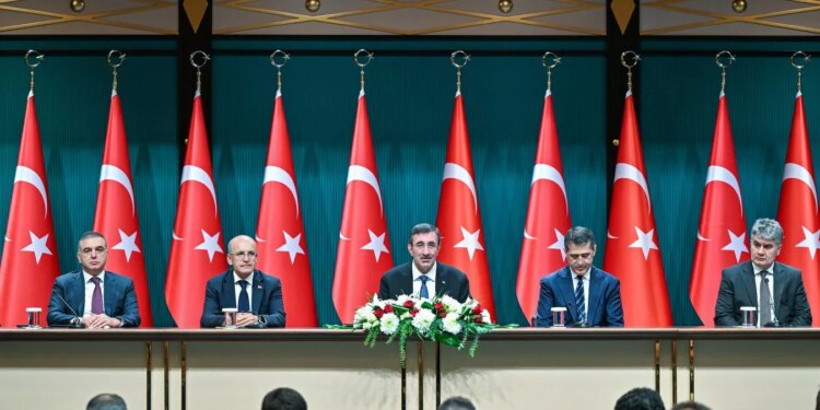 Cumhurbaşkanı Yardımcısı Yılmaz: 2025’te bütçede 2 trilyon lira açık öngörüldü