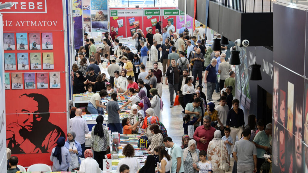 14. Kocaeli Kitap Fuarı'na İlk İki Günde Yoğun İlgi